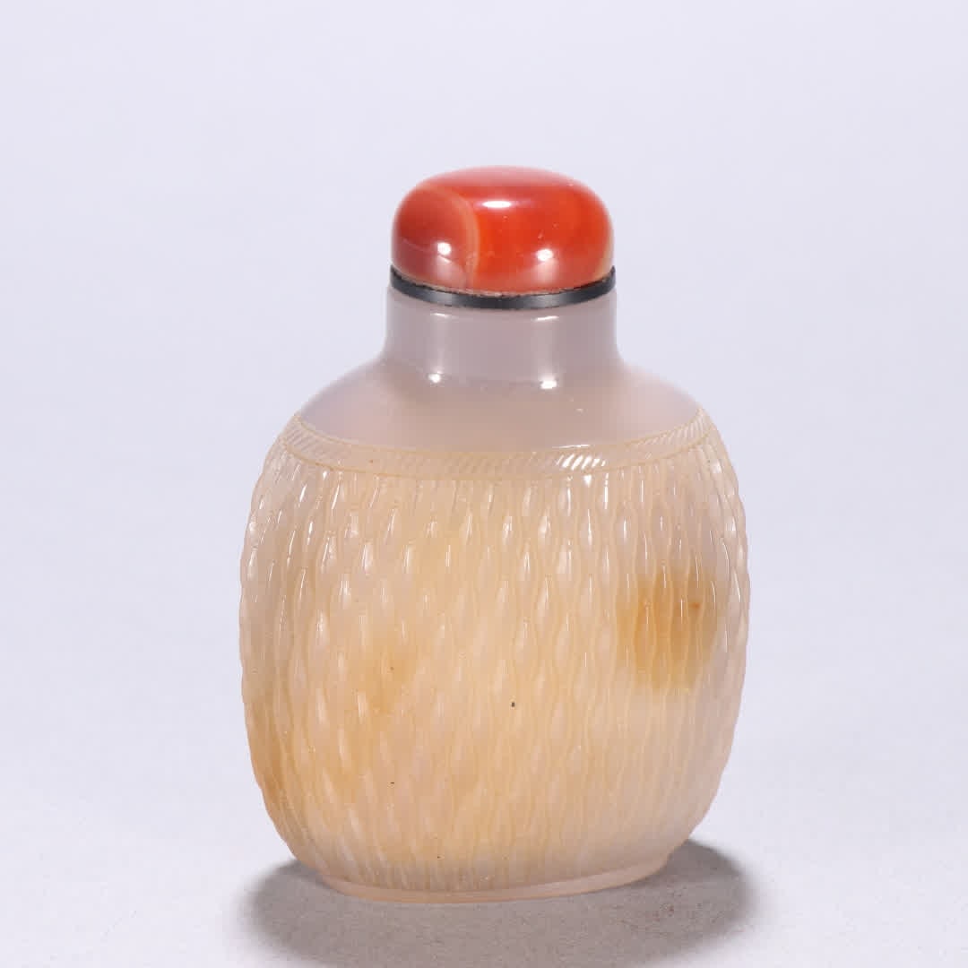 A Qing Dynasty agate bamboo basket patterned snuff bottle - 5