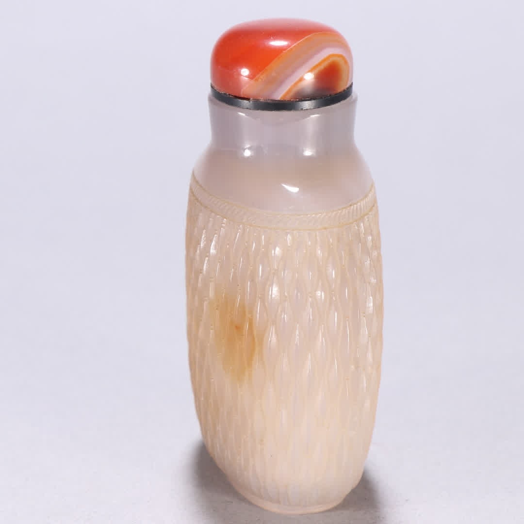 A Qing Dynasty agate bamboo basket patterned snuff bottle - 7