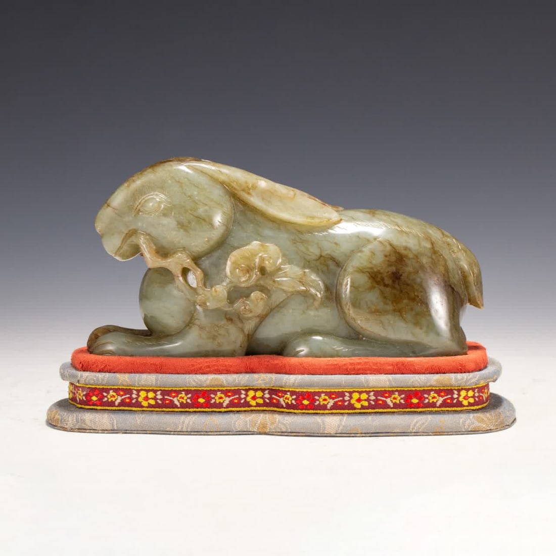 A Qing Dynasty Hetian jade beast (1 of 9)