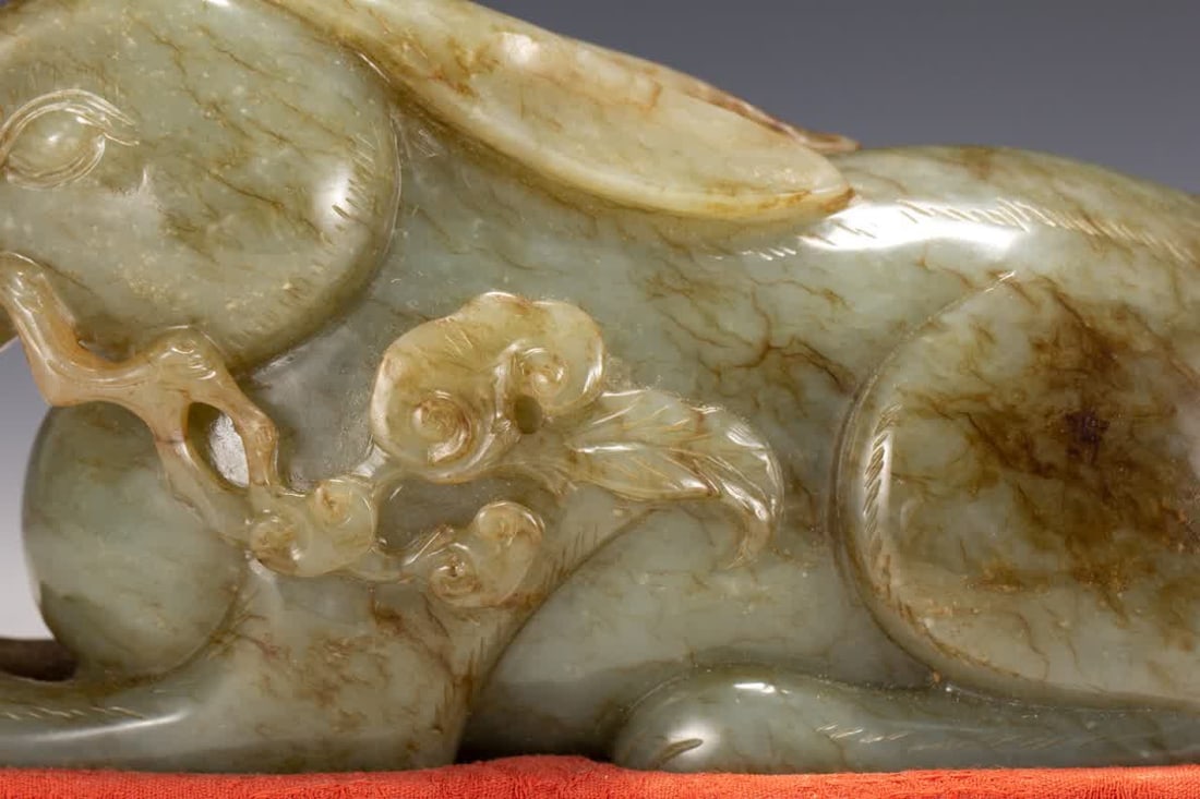 A Qing Dynasty Hetian jade beast - 3