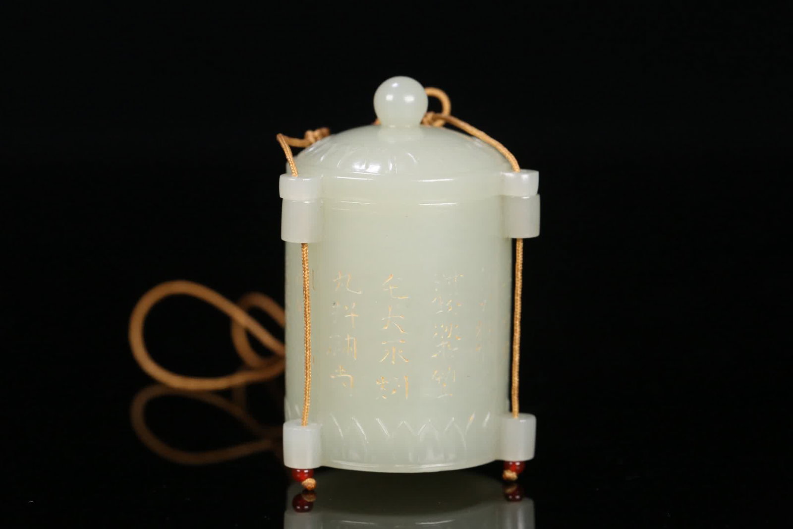 A Liao Jin Hetian jade relic jar: Liao and Jin dynasties of Hetian jade relic jars SIZE: 5.9x4x4cm W:59.4g (The Dimensions Of All Batches Are Manually Measured.If You Need More Detailed Information, Please Contact Our Customer