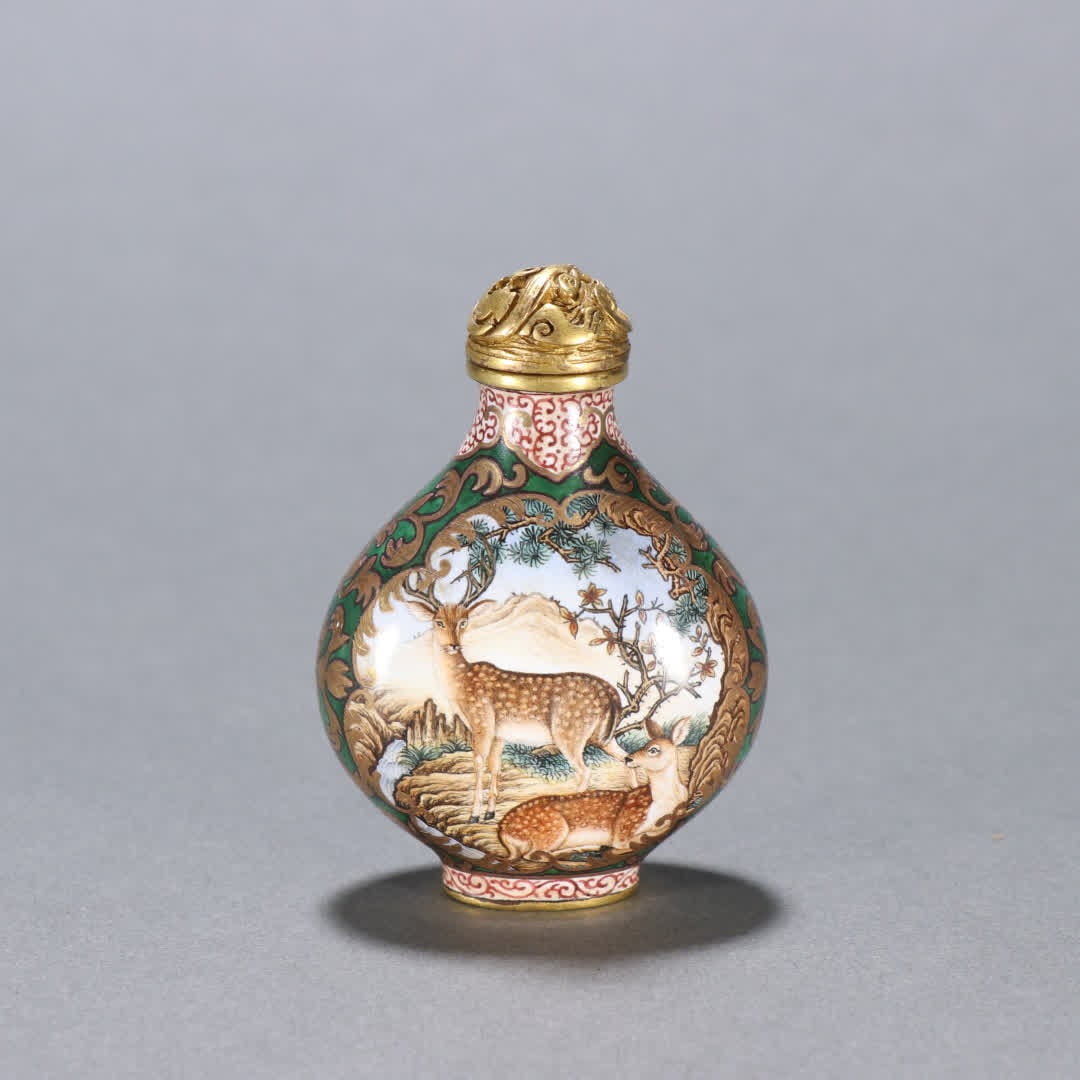 A Qing Dynasty bronze-bodied painted enamel window deer pattern snuff bottle: Qing Dynasty bronze-bodied painted enamel window deer pattern snuff bottle SIZE: H:6.1cm W:4.2cm W:45g (The Dimensions Of All Batches Are Manually Measured.If You Need More Detailed Information,