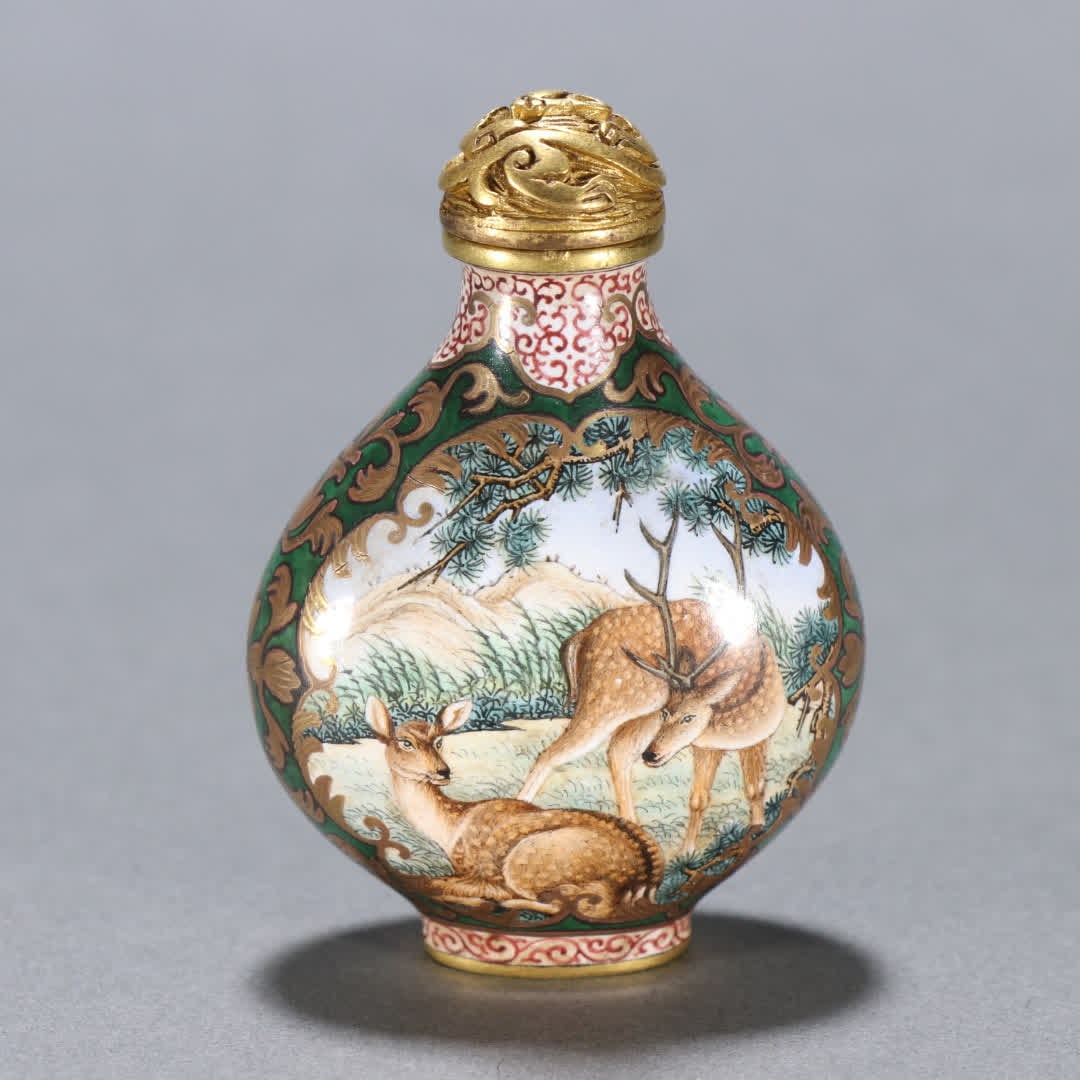 A Qing Dynasty bronze-bodied painted enamel window deer pattern snuff bottle - 5