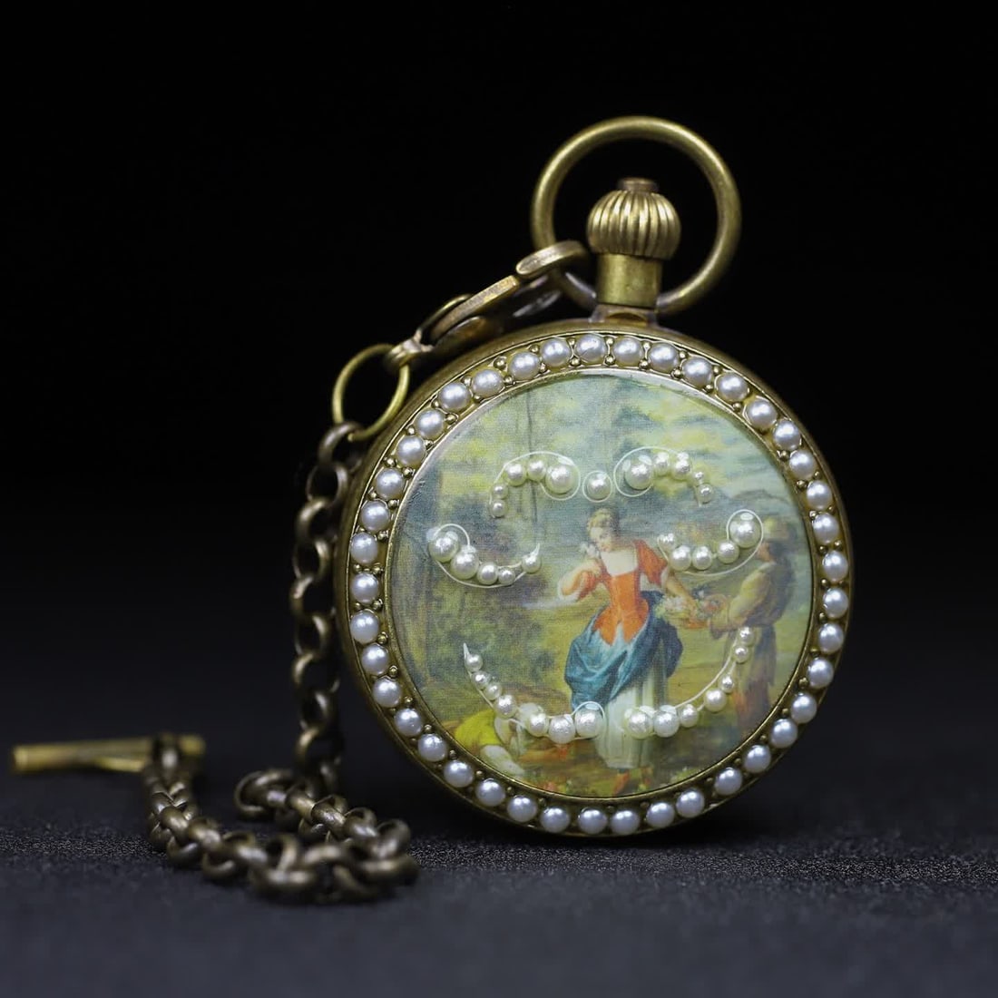 A late Qing dynasty Western pictorial pocket watch: Late Qing Western pictorial pocket watch SIZE: D:50mm (The Dimensions Of All Batches Are Manually Measured.If You Need More Detailed Information, Please Contact Our Customer Service Before Bidding.)