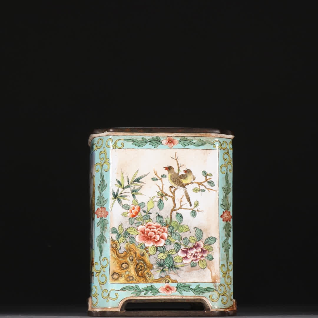 A Qing Dynasty bronze-backed painting with enamel window floral and bird paintings on a square brush: Qing Dynasty bronze-backed enamel painting of windows with flowers and birds, square brush pot SIZE: H:8.8cm W:7.1cm W:306.1g (The Dimensions Of All Batches Are Manually Measured.If You Need More Deta