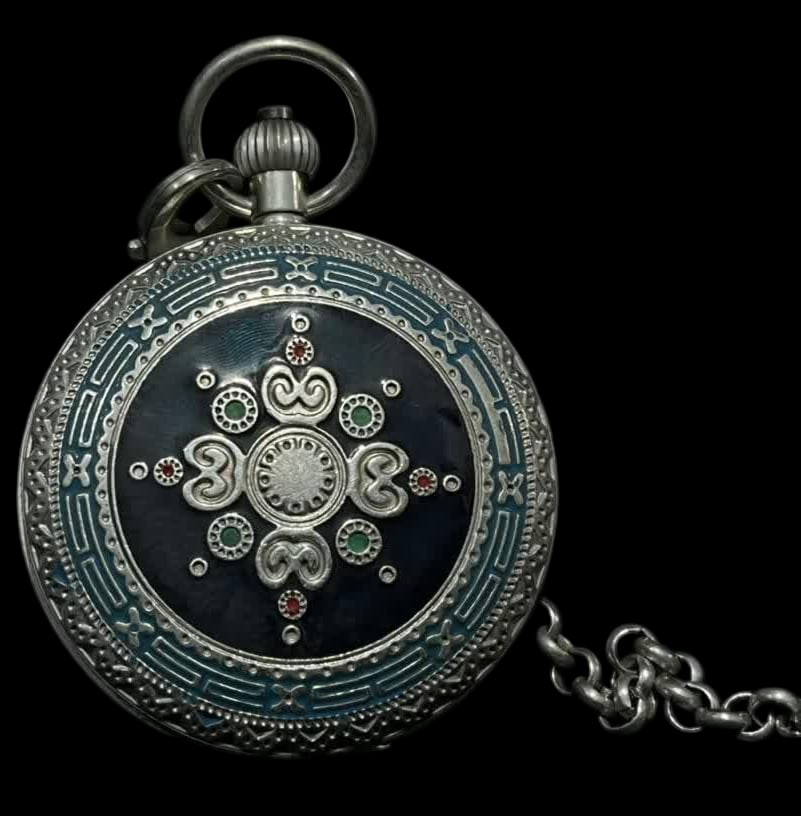 A late Qing dynasty double-open pocket watch: In the late Qing dynasty, I open my pocket watch in pairs SIZE: D:55mm (The Dimensions Of All Batches Are Manually Measured.If You Need More Detailed Information, Please Contact Our Customer Service B