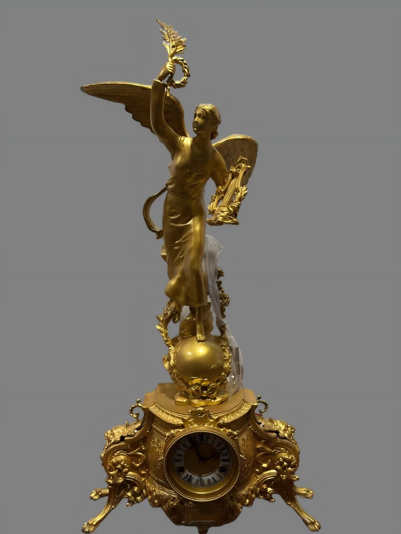 A late Qing dynasty gilded bronze bell: A bronze gilded bell from the late Qing dynasty SIZE: L:43cm W:16cm H:84cm (The Dimensions Of All Batches Are Manually Measured.If You Need More Detailed Information, Please Contact Our Customer Servi
