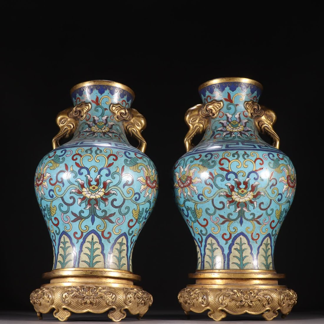 A pair of Qing Dynasty gilt bronze cloisonne elephant-ear wall vases: Qing Dynasty: A pair of gilt bronze cloisonne elephant ear wall vases SIZE: H:29.2cm W:15.6cm Single W:1.55kg (The Dimensions Of All Batches Are Manually Measured.If You Need More Detailed