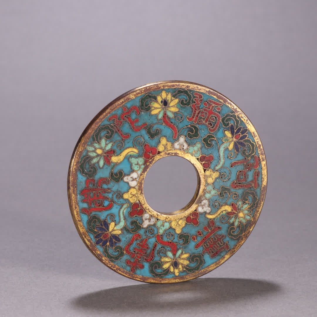 One copper-inlaid cloisonne coin: Copper-bodied cloisonne coins SIZE: D:9.3cm W:168.2g (The Dimensions Of All Batches Are Manually Measured.If You Need More Detailed Information, Please Contact Our Customer Service Before Bidding.)