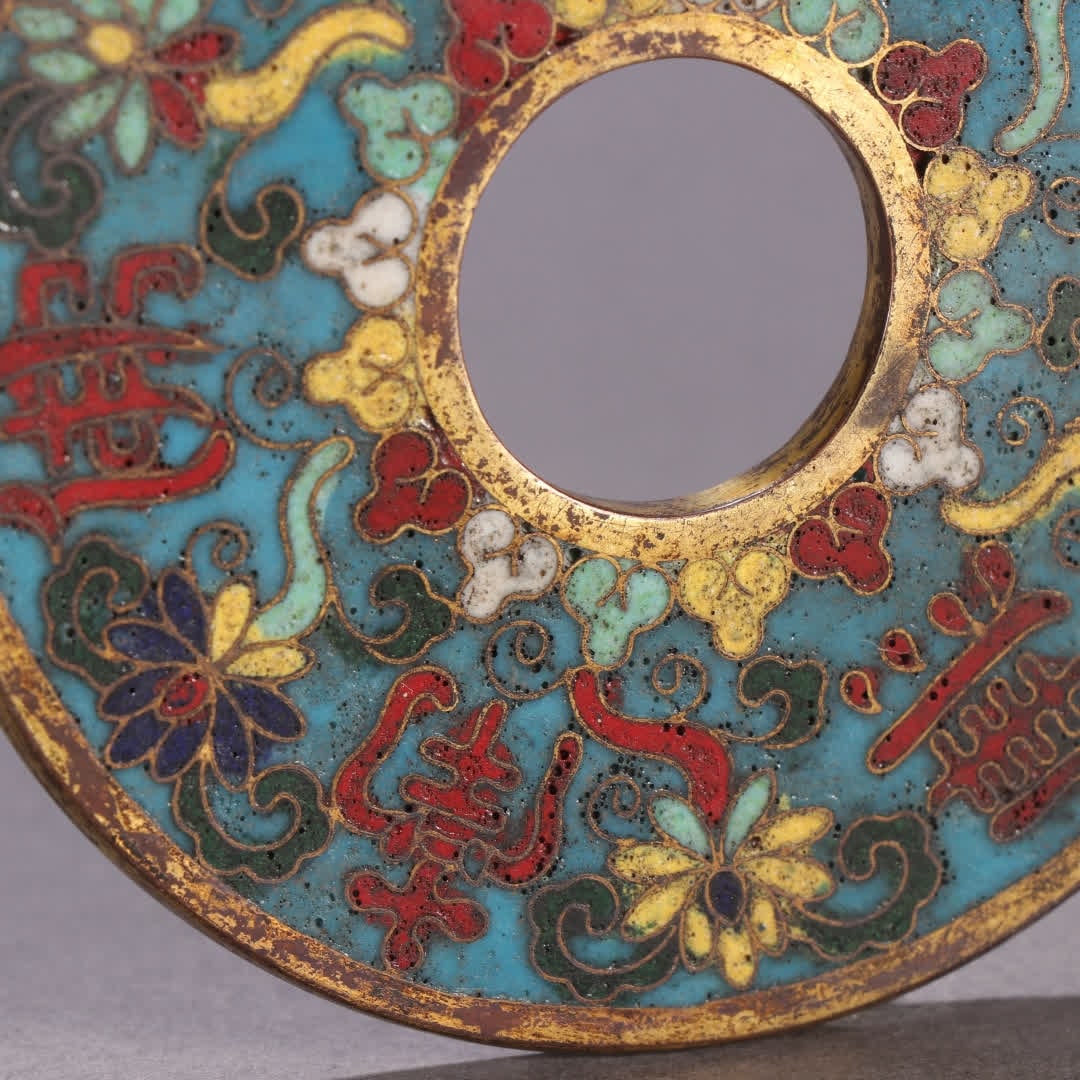 One copper-inlaid cloisonne coin - 3