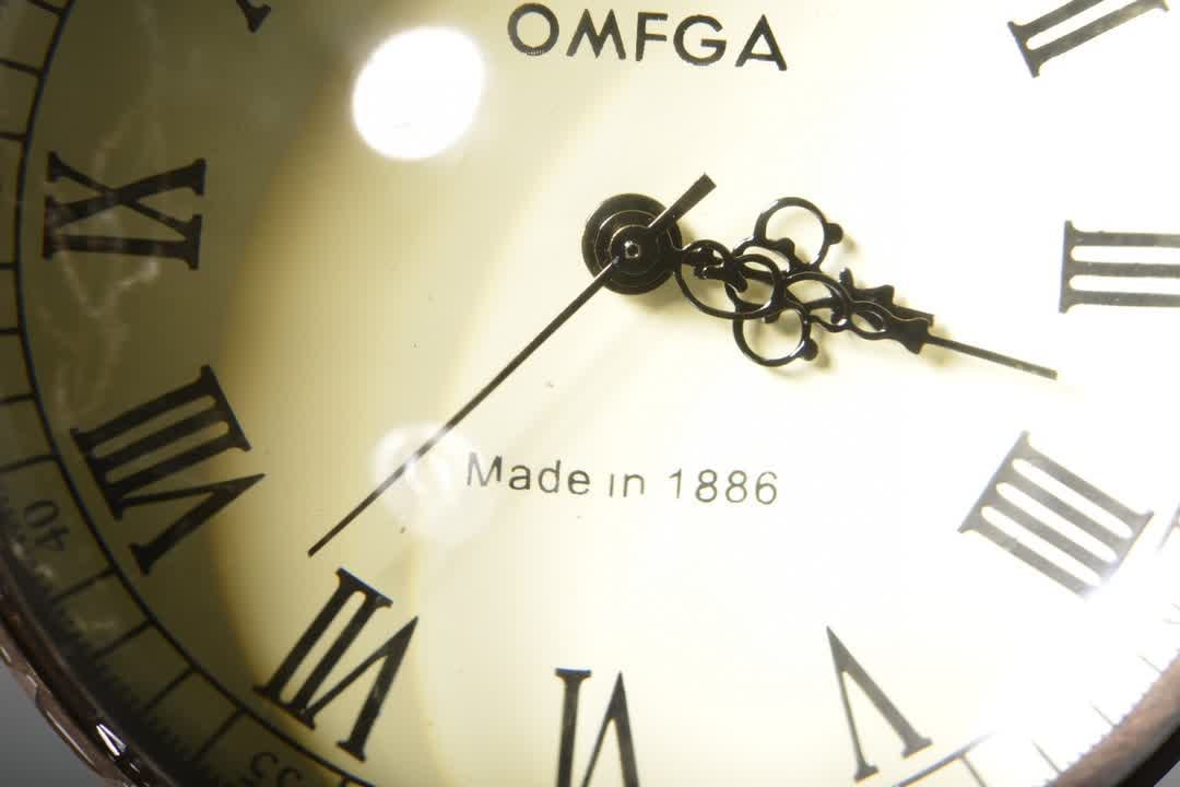 A twentieth-century crystal spherical mechanical clock - 5