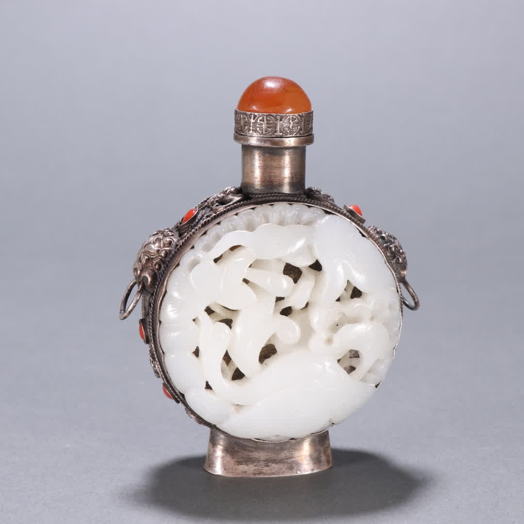 One silver-inlaid Hetian jade "Haidongqing" snuff bottle: Silver-inlaid Hetian jade "Haidongqing" snuff bottle SIZE: H:9cm W:6.2cm W:160g (The Dimensions Of All Batches Are Manually Measured.If You Need More Detailed Information, Please Contact Our Customer