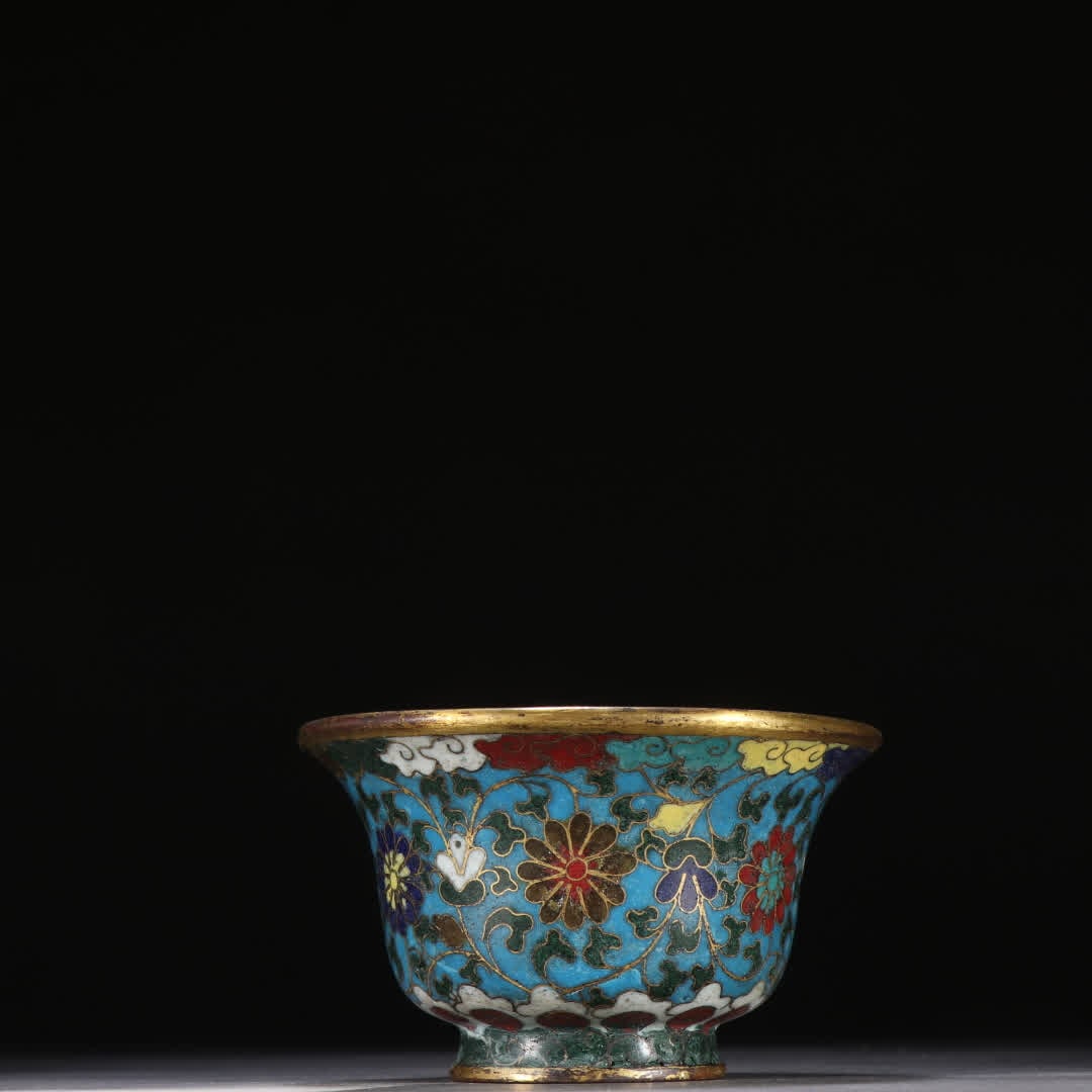 A Ming Dynasty bronze-bodied cloisonne flower cup: Ming Dynasty copper-bodied cloisonne entwined flower cup SIZE: H:5.5cm W:9.3cm W:262.7g (The Dimensions Of All Batches Are Manually Measured.If You Need More Detailed Information, Please Contact Our