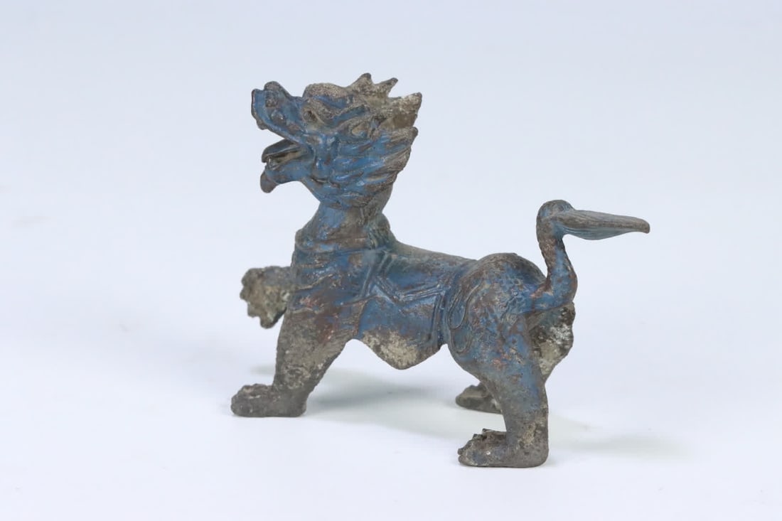 A bronze auspicious beast ornament - 3