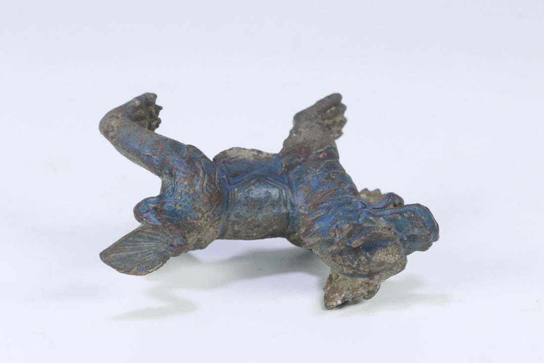 A bronze auspicious beast ornament - 8