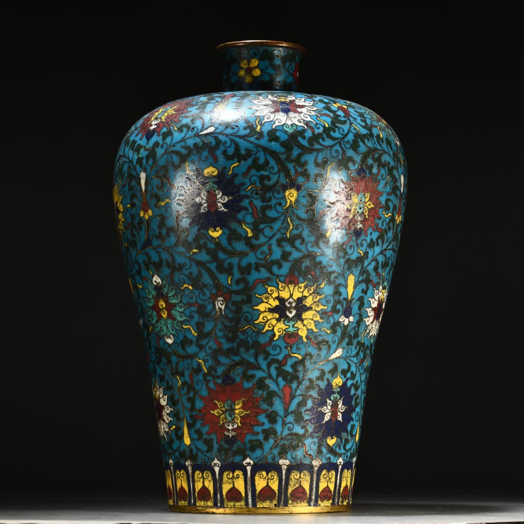 A copper-bodied cloisonne vase - 4