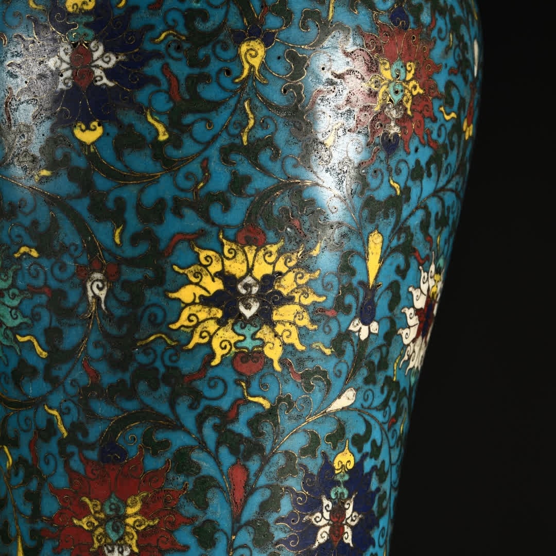 A copper-bodied cloisonne vase - 5