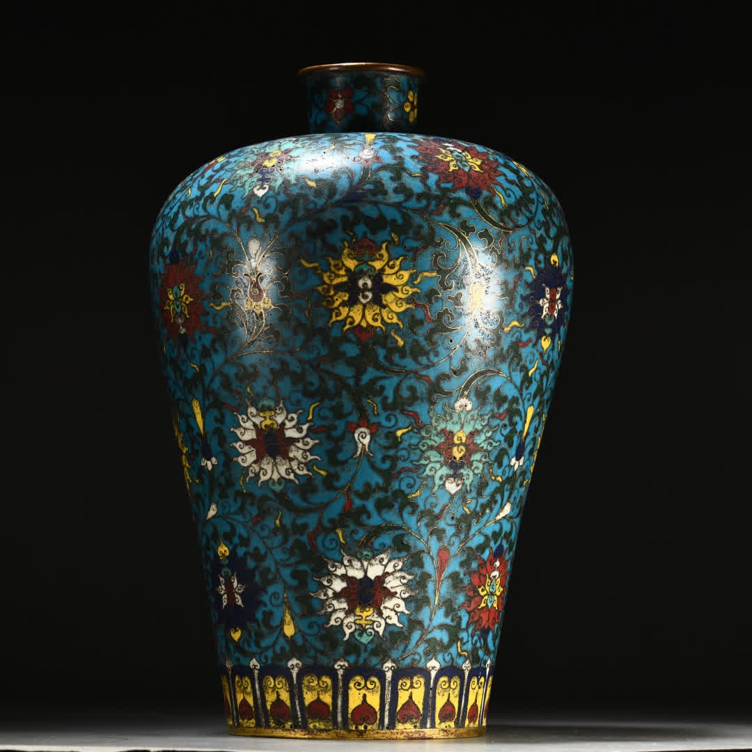 A copper-bodied cloisonne vase - 6