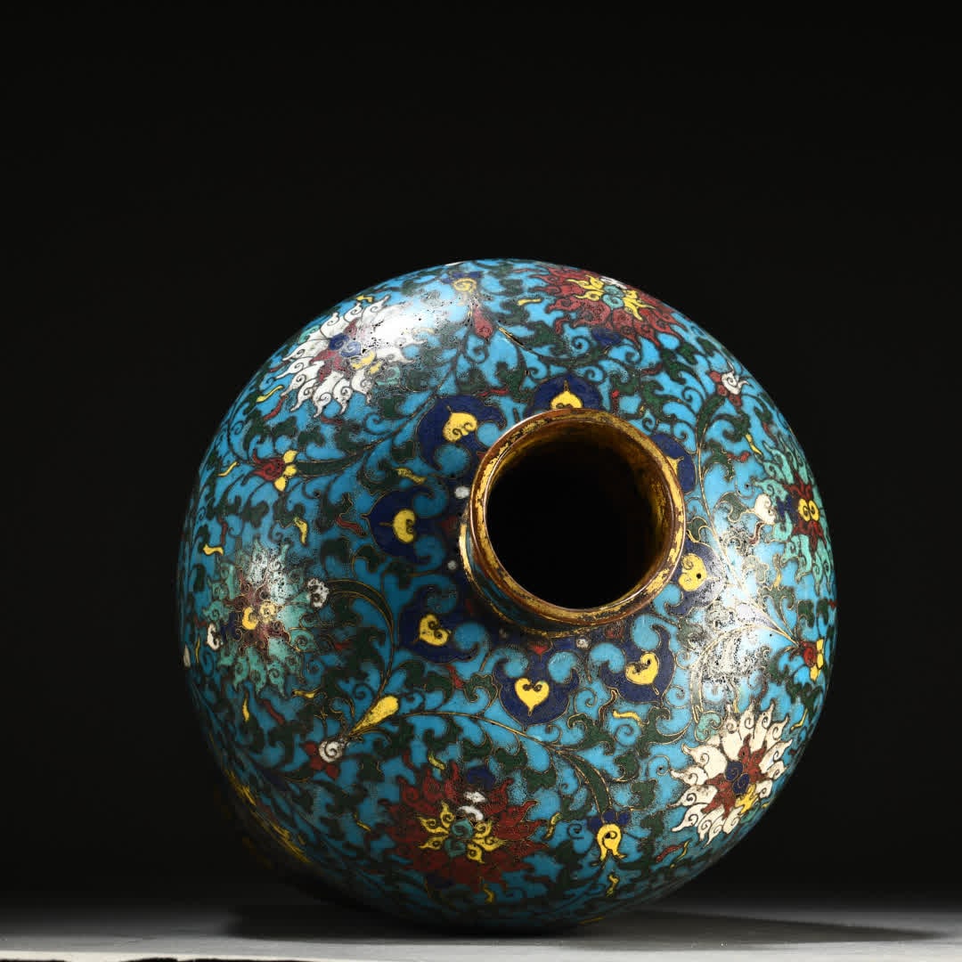 A copper-bodied cloisonne vase - 7