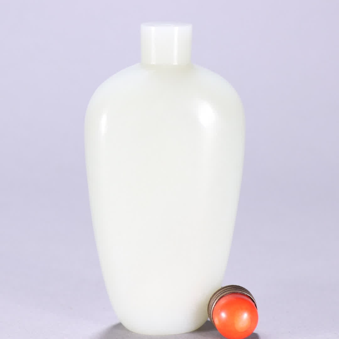 A Qing Dynasty Hetian jade snuff bottle - 3