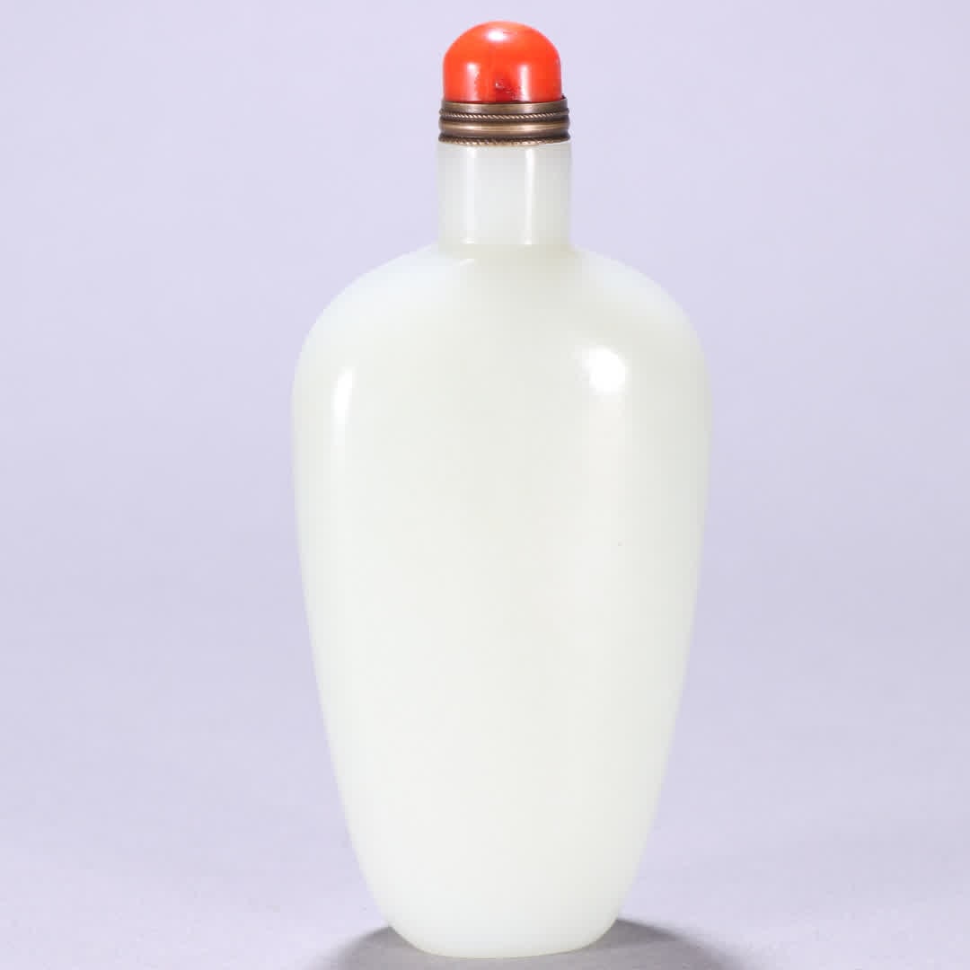 A Qing Dynasty Hetian jade snuff bottle - 5