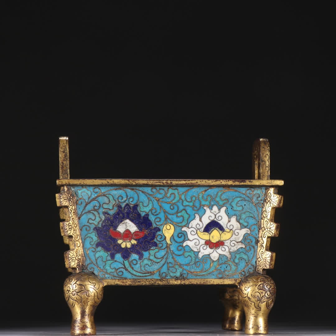 A Qing Dynasty copper gilt cloisonne incense burner with entwined floral patterns: Qing Dynasty copper gilt cloisonne entwined floral incense burner SIZE: H:12.2cm W:13.1cm W:890.1g (The Dimensions Of All Batches Are Manually Measured.If You Need More Detailed Information, Please