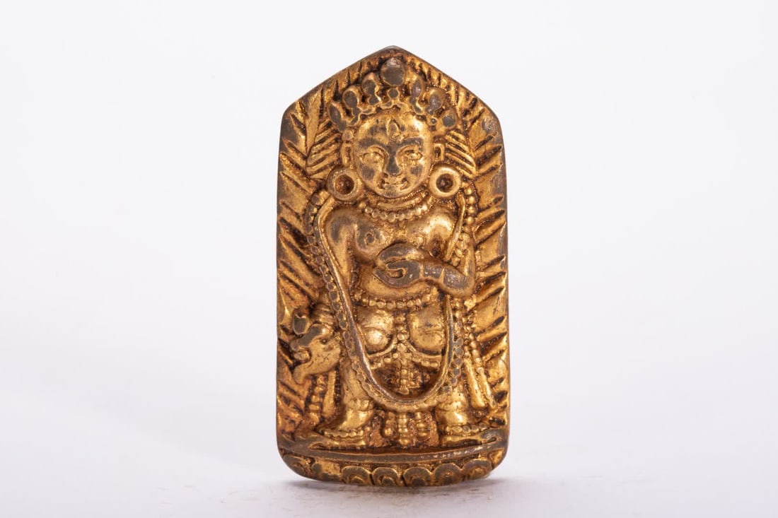 A Qing Dynasty bronze gilt plaque: Qing Dynasty bronze gilt plaque SIZE: L:5.5cm W:3cm W:30g (The Dimensions Of All Batches Are Manually Measured.If You Need More Detailed Information, Please Contact Our Customer Service Before