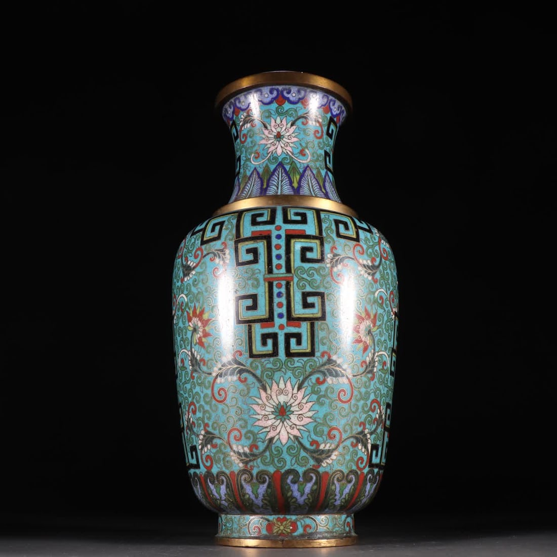 A Qing Dynasty copper gilt cloisonne vase with entwined floral patterns: Qing Dynasty copper gilt cloisonne entwined floral vase with entwined branches SIZE: H:27.5cm W:13.7cm W:1020.6g (The Dimensions Of All Batches Are Manually Measured.If You Need More Detailed Informat
