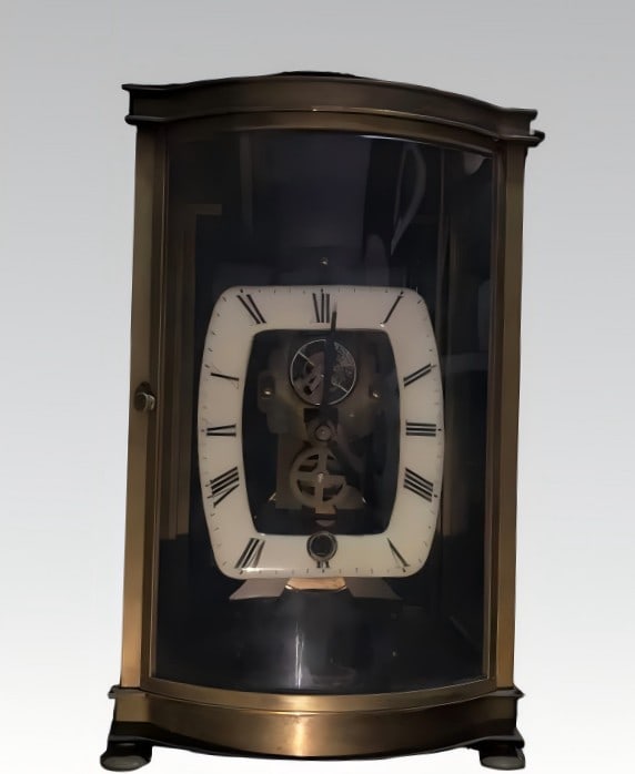 A late Qing Heng-style clock: In the late Qing, the Heng dynasty set the bell SIZE: L:17cm W:12cm H:28cm (The Dimensions Of All Batches Are Manually Measured.If You Need More Detailed Information, Please Contact Our Customer