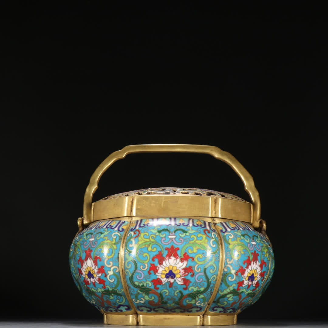 A Qing Dynasty copper gilt cloisonne lotus pattern hand warmer: Qing Dynasty Gilt cloisonne Lotus Pattern Hand Warmer SIZE: H:17.7cm W:17.8cm W:4290.4g (The Dimensions Of All Batches Are Manually Measured.If You Need More Detailed Information, Please Contact Our