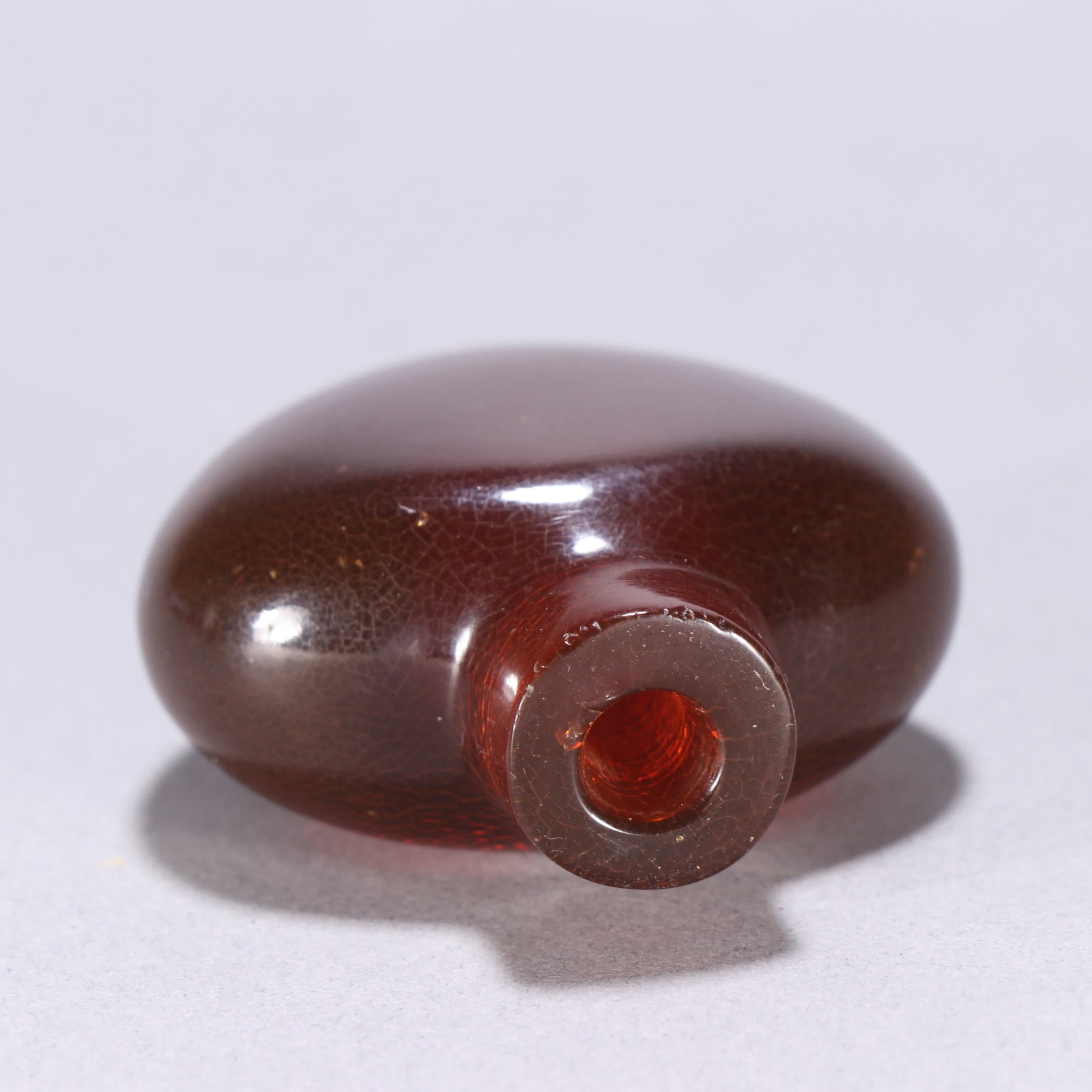 A Qing Dynasty amber snuff bottle - 8