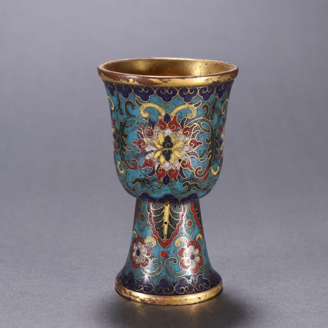 A Qing Dynasty gilt copper cloisonne wine glass: Qing Dynasty gilt bronze cloisonne wine glass SIZE: H:9.4cm W:6.4cm W:177g (The Dimensions Of All Batches Are Manually Measured.If You Need More Detailed Information, Please Contact Our Customer