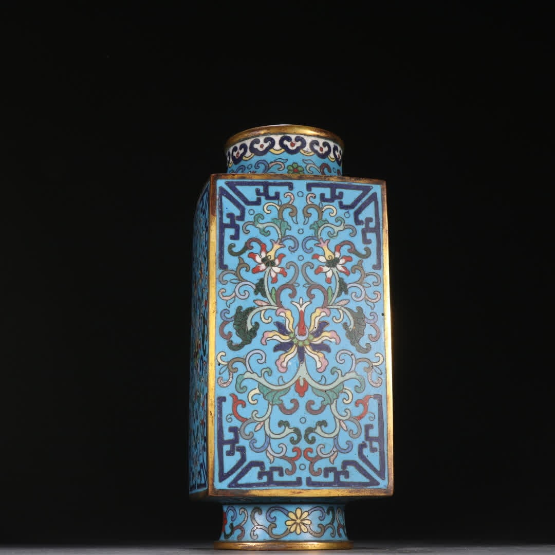 A Qing Dynasty copper gilt cloisonne square vase with entwined lotus patterns: Qing Dynasty copper gilt cloisonne entwined lotus pattern square vase SIZE: Specifications: H:8.5cm W:7.7cm W:1000.2g (The Dimensions Of All Batches Are Manually Measured.If You Need More Detailed