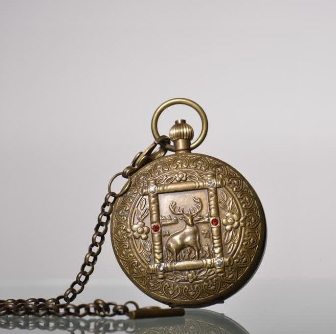 A 19th-century copper gilt pocket watch inlaid with treasure deer motif: 19th century: Gilt bronze pocket watch inlaid with treasure deer motif SIZE: D:55mm (The Dimensions Of All Batches Are Manually Measured.If You Need More Detailed Information, Please Contact Our