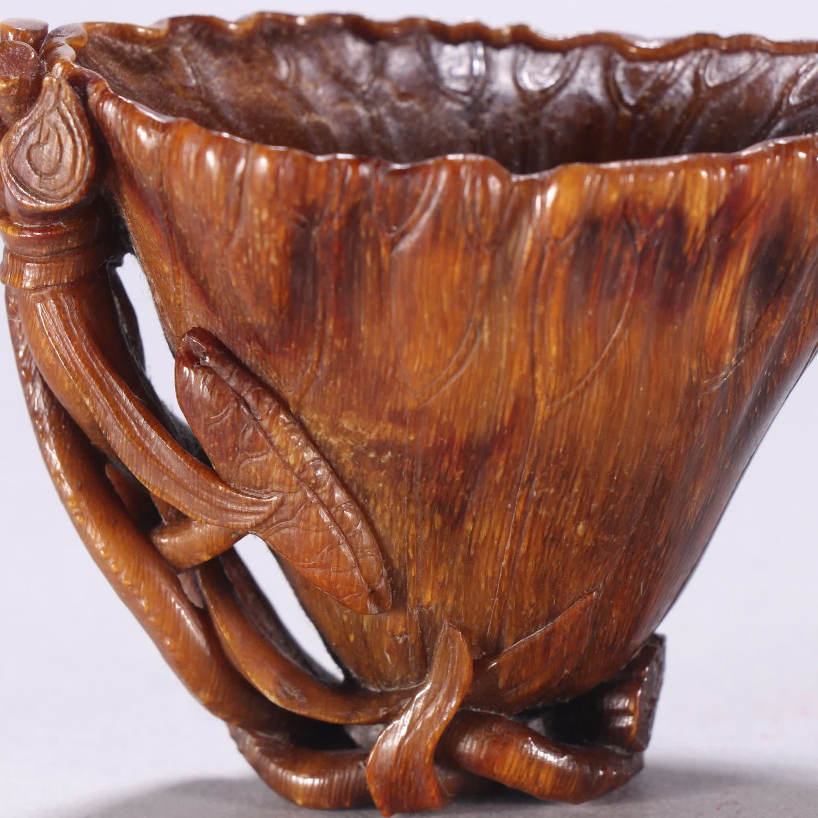 A precious horn-carved lotus leaf-patterned cup - 5