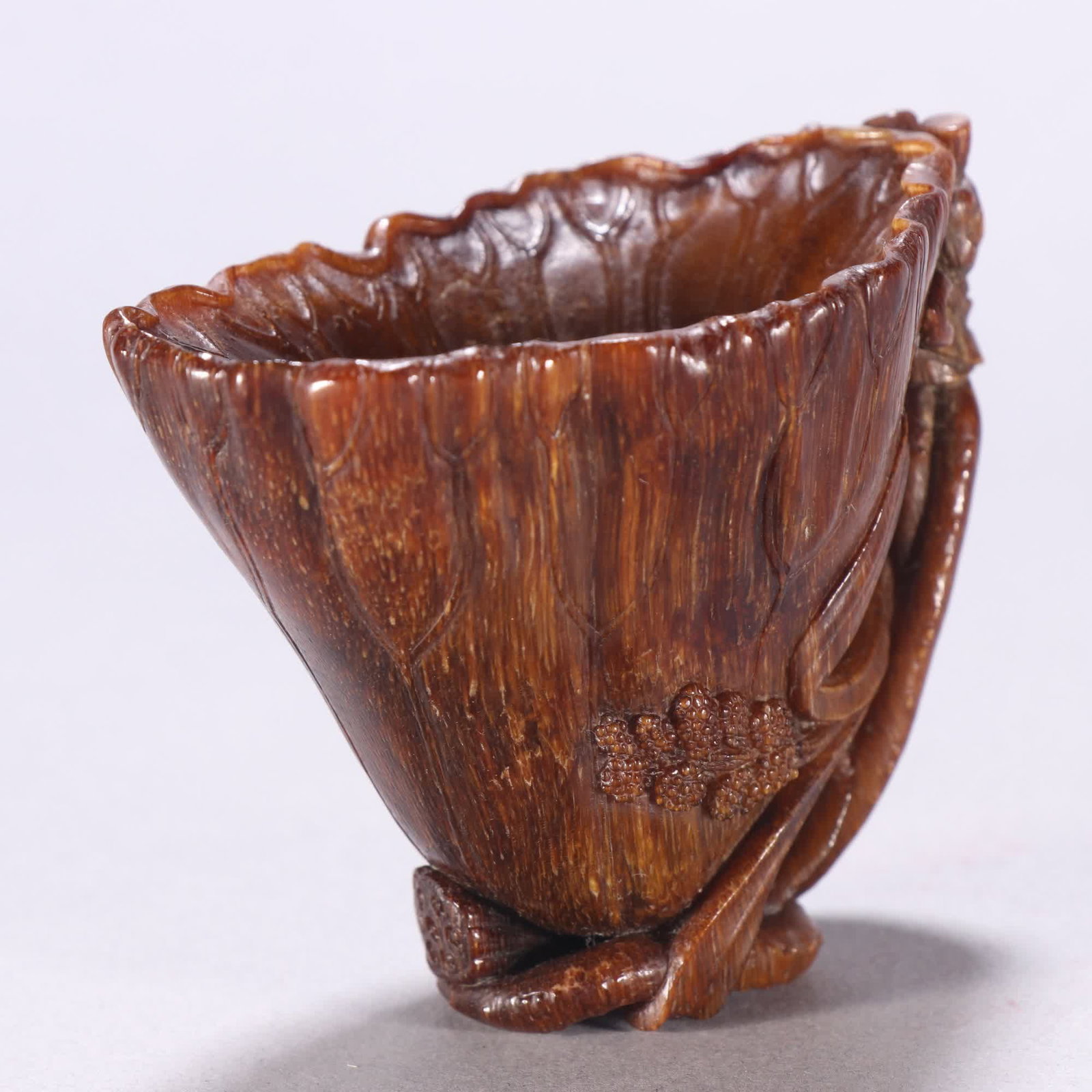 A precious horn-carved lotus leaf-patterned cup - 7