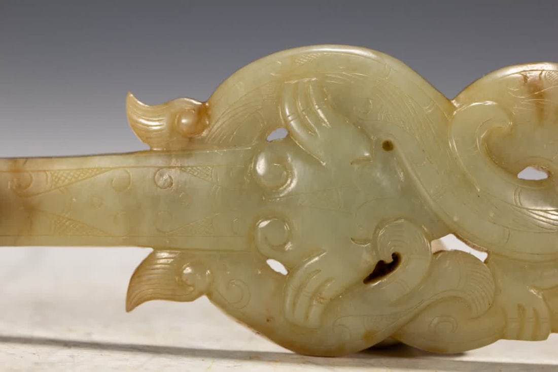 A Qing Dynasty Hetian jade belt hook - 3