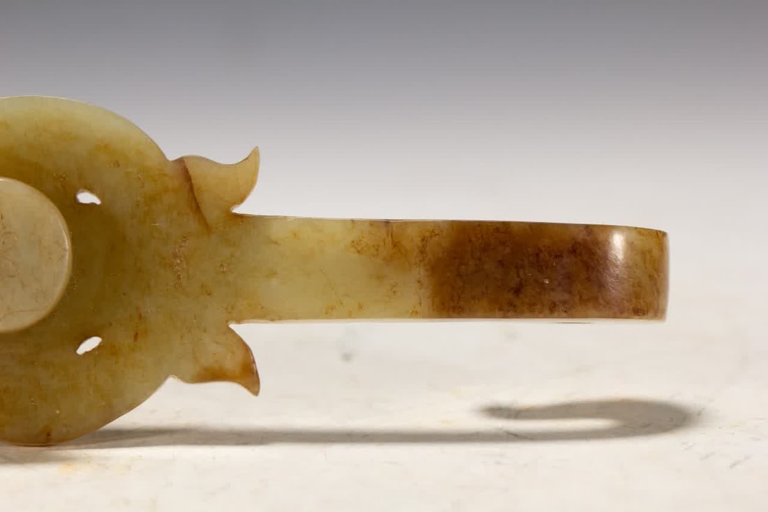 A Qing Dynasty Hetian jade belt hook - 8