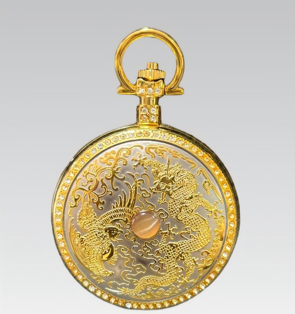 A late Qing dynasty Dragon and Phoenix Auspicious Pocket Watch: Late Qing Dragon and Phoenix Auspicious Memorial SIZE: D: Approximately 50mm (The Dimensions Of All Batches Are Manually Measured.If You Need More Detailed Information, Please Contact Our Customer