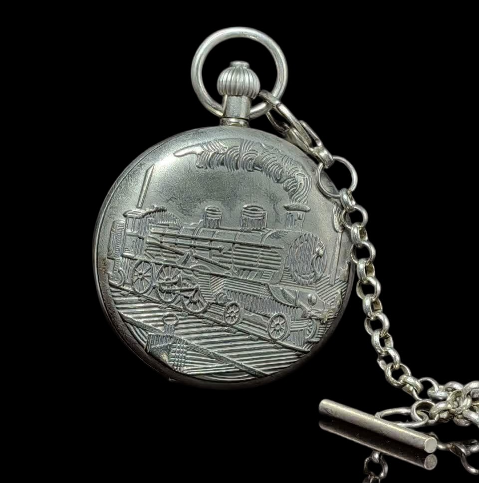 A late Qing dynasty double-open pocket watch: In the late Qing dynasty, I open my pocket watch in pairs SIZE: D:55mm (The Dimensions Of All Batches Are Manually Measured.If You Need More Detailed Information, Please Contact Our Customer Service