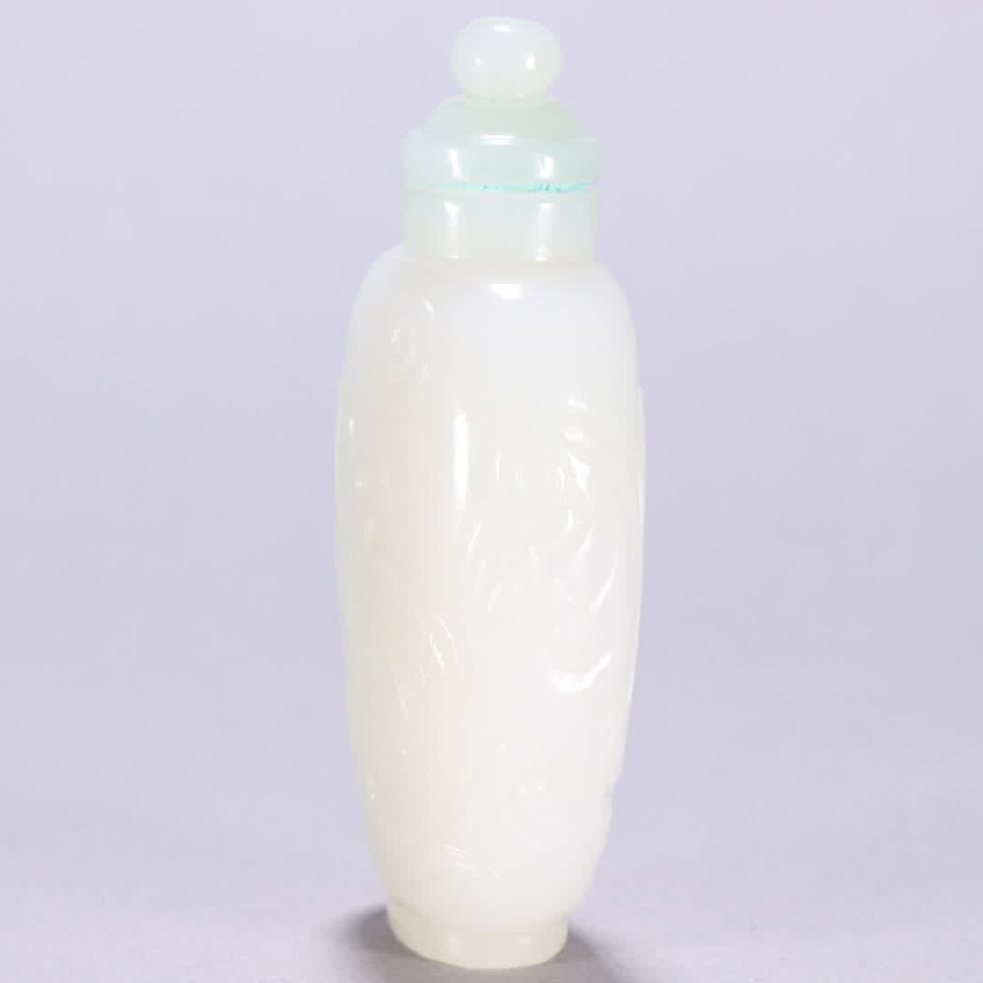 A Qing Dynasty Hetian jade snuff bottle with chi dragon patterns - 7