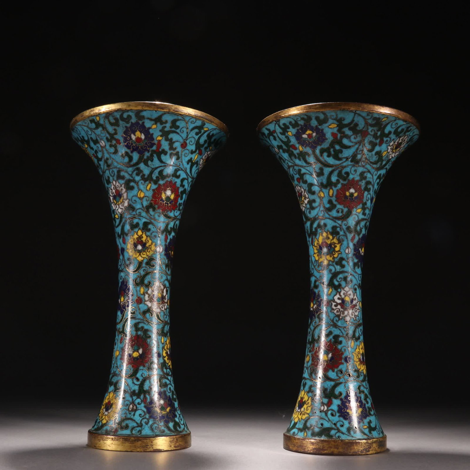 A pair of Qing dynasty gilt bronze cloisonne entwined floral vases: Qing Dynasty: A pair of gilt bronze cloisonne entwined floral vases SIZE: AAA (The Dimensions Of All Batches Are Manually Measured.If You Need More Detailed Information, Please Contact Our Customer
