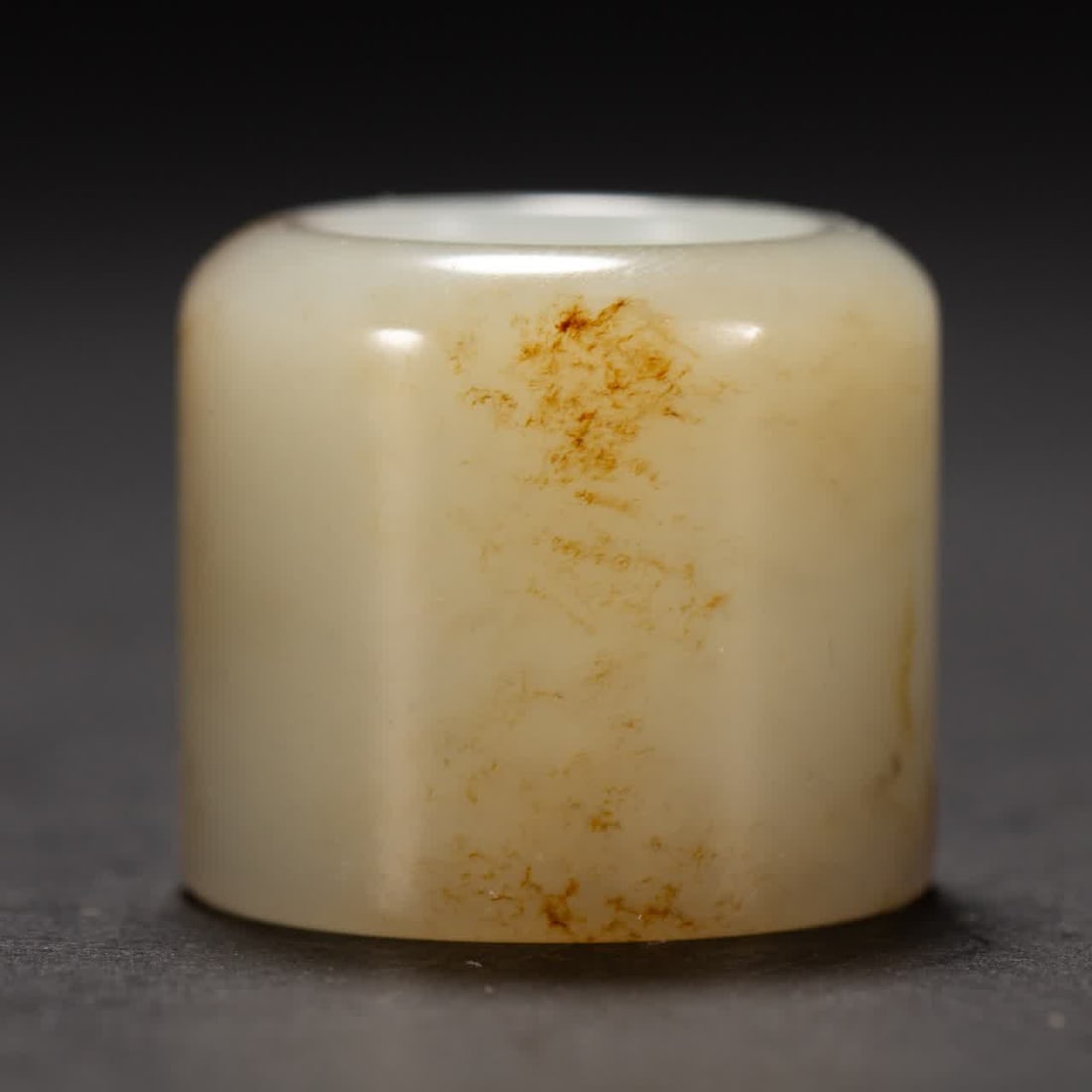 A Qing Dynasty Hetian jade thumb ring: Qing Dynasty Hetian jade thumb ring SIZE: L:3cm W:3cm H:3cm W:40g (The Dimensions Of All Batches Are Manually Measured.If You Need More Detailed Information, Please Contact Our Customer Service Before