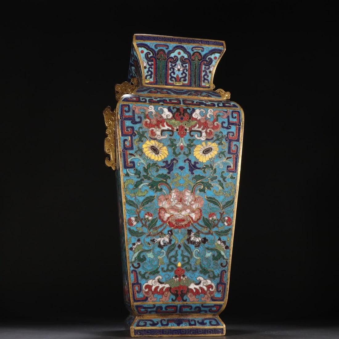 A Qing Dynasty bronze-bodied cloisonne square dragon-handled vase: Qing Dynasty copper-bodied cloisonne square dragon-ear vase SIZE: H:33.5cm W:17.4cm W:3308g (The Dimensions Of All Batches Are Manually Measured.If You Need More Detailed Information, Please Contact