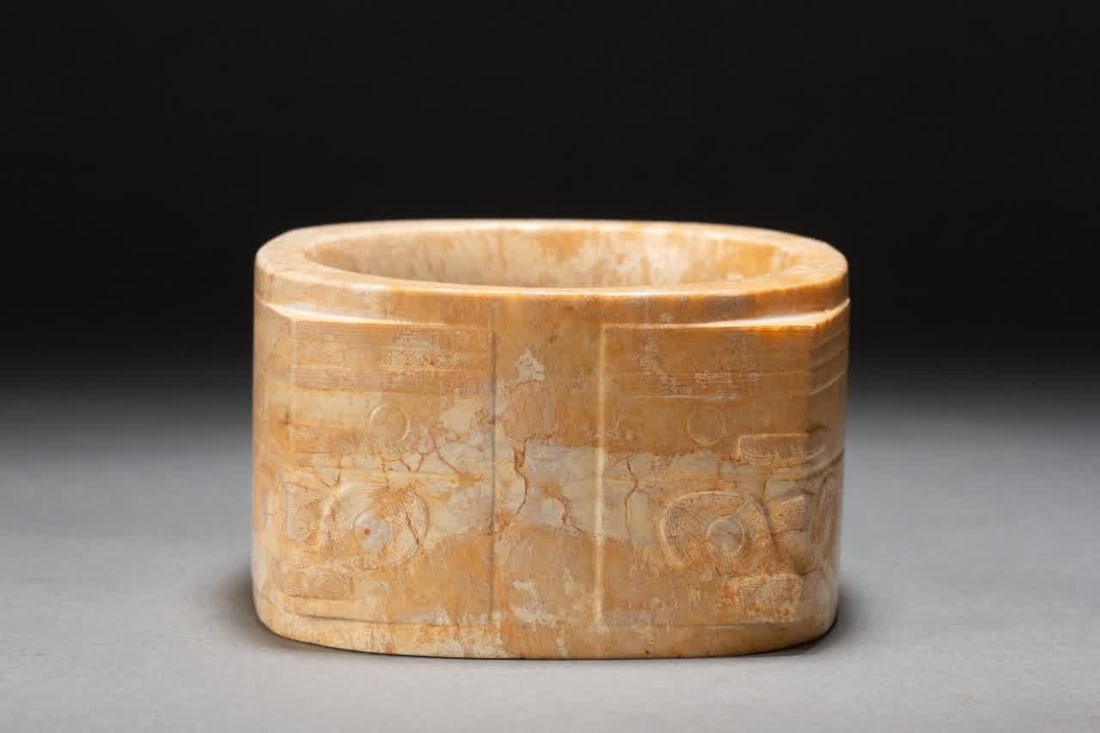 One ancient jade cong: Ancient jade cong SIZE: L:11cm W:11cm H:7cm W:800g (The Dimensions Of All Batches Are Manually Measured.If You Need More Detailed Information, Please Contact Our Customer Service Before Bidding.)