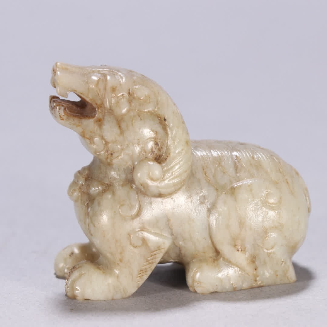 A Hetian jade auspicious beast ornament - 2