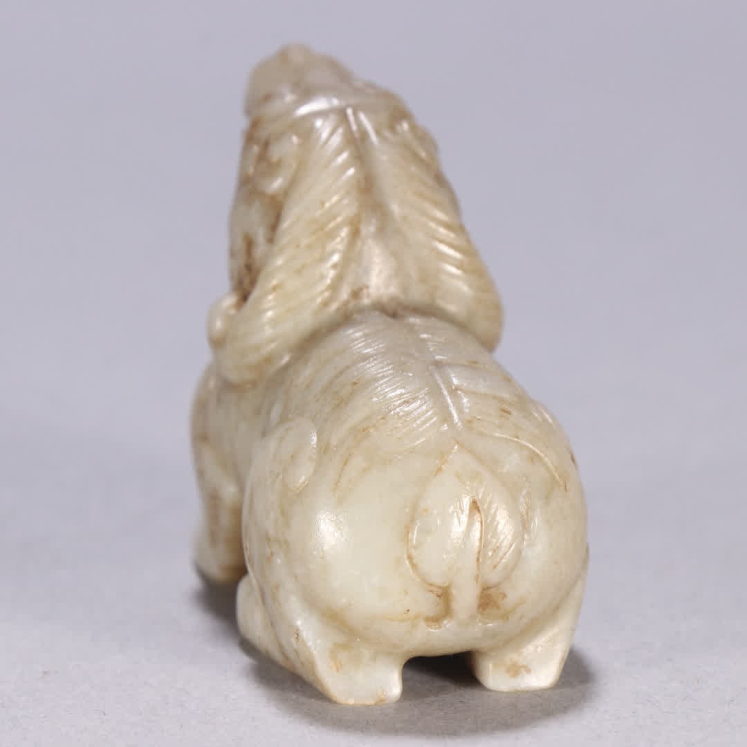 A Hetian jade auspicious beast ornament - 4