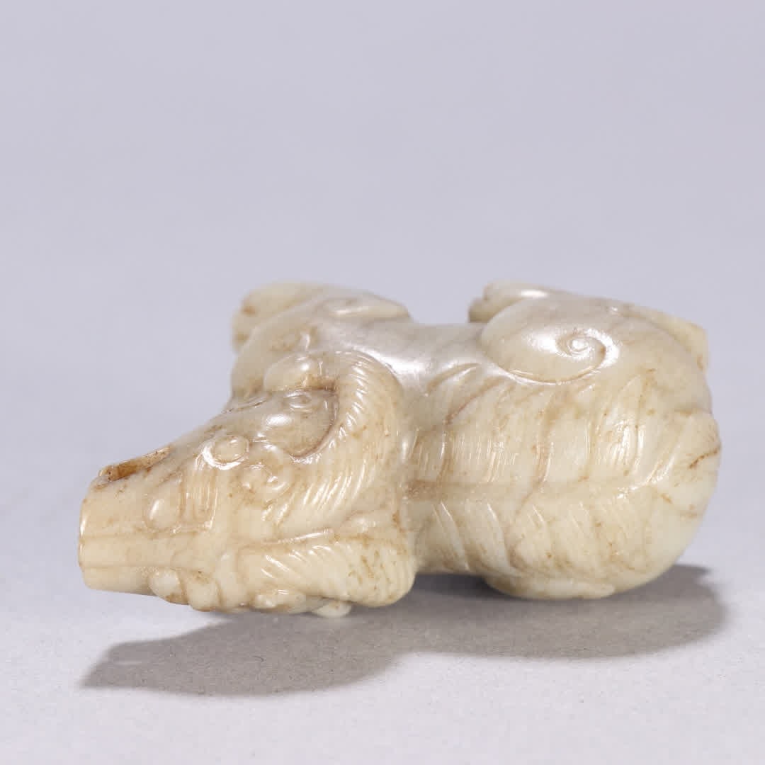 A Hetian jade auspicious beast ornament - 8