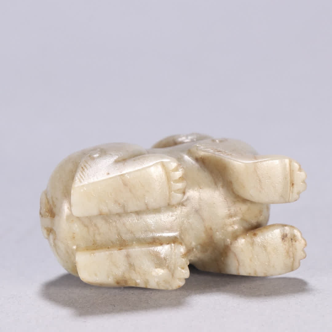 A Hetian jade auspicious beast ornament - 9