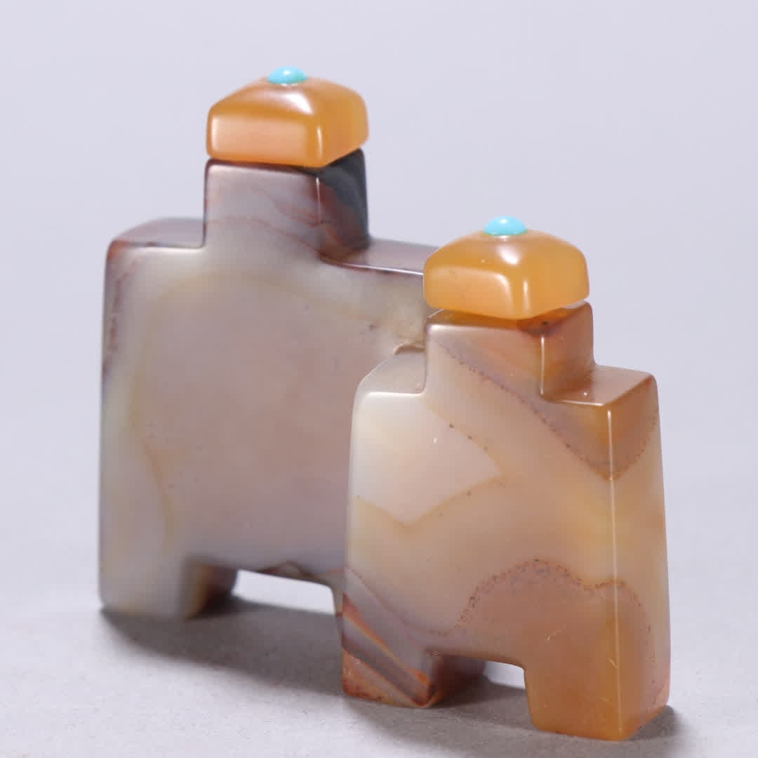 A Qing Dynasty agate double-linked snuff bottle - 6